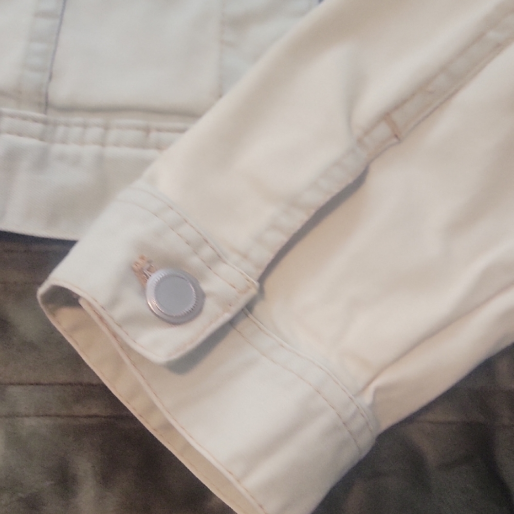 Chico's Cropped Ombre Blue and Cream Denim Jacket - Picture 8 of 11